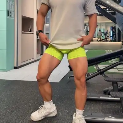 傅静